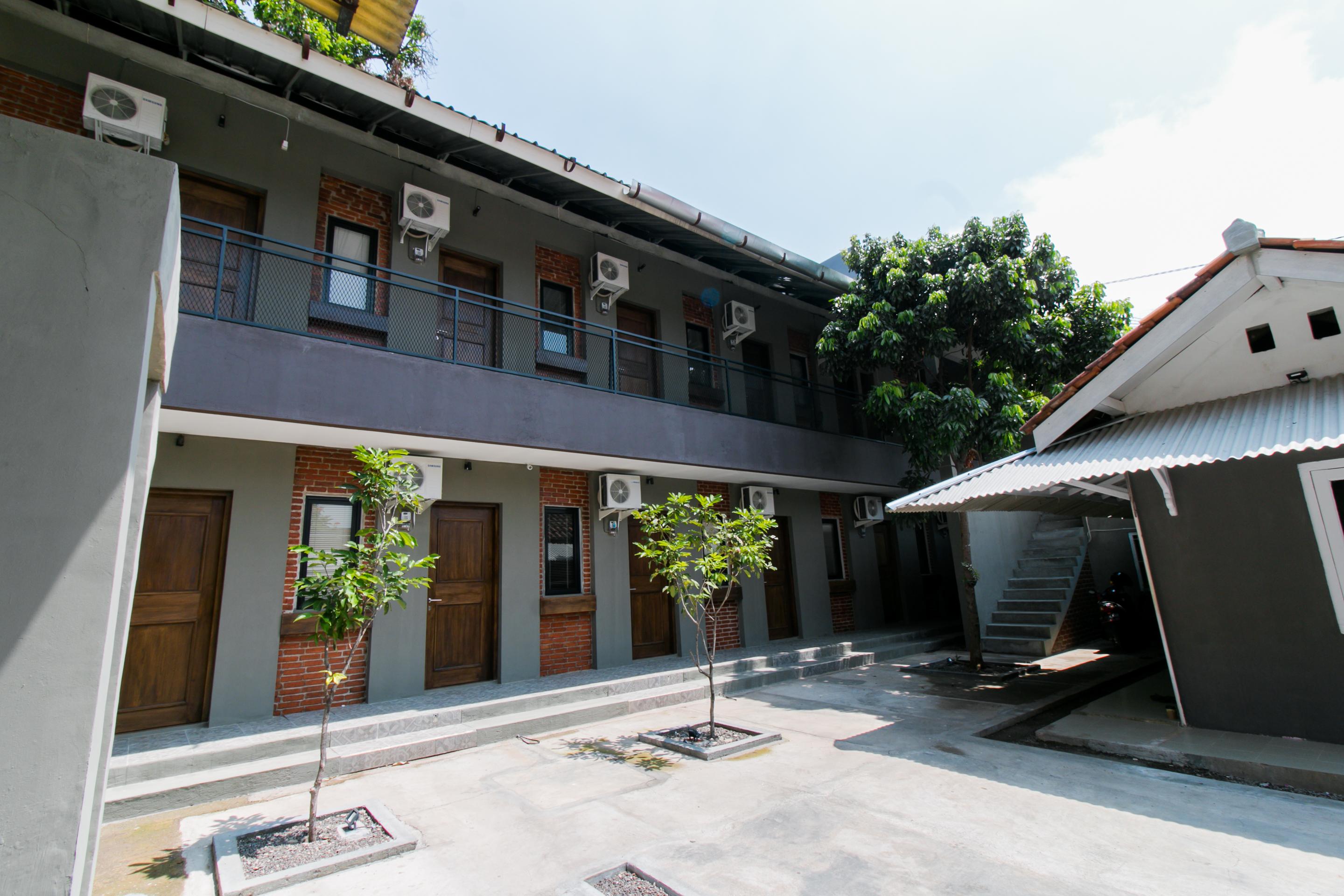 Capital O 1898 Louise Place Cianjur Exterior foto